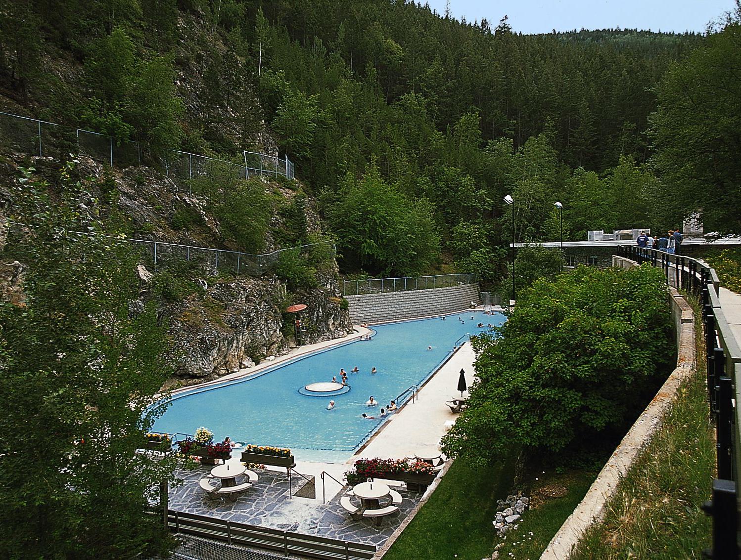 Radium Hot Springs