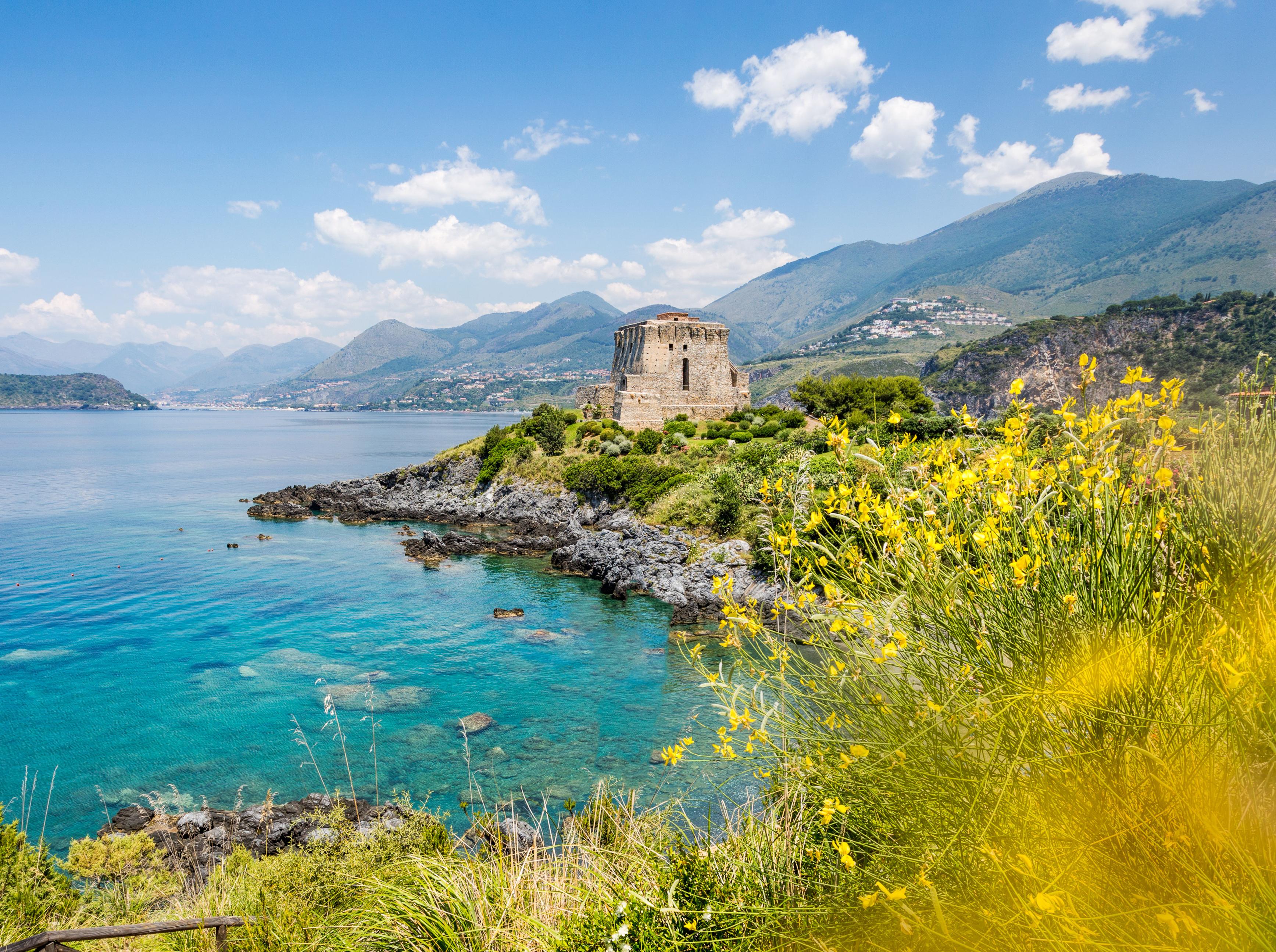 Die Küste der Basilikata im Frühling