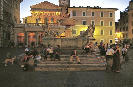 Piazza Santa Maria in Trastevere