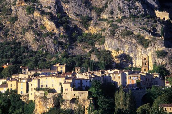 Moustiers-Sainte-Marie Moustiers-Sainte-Marie