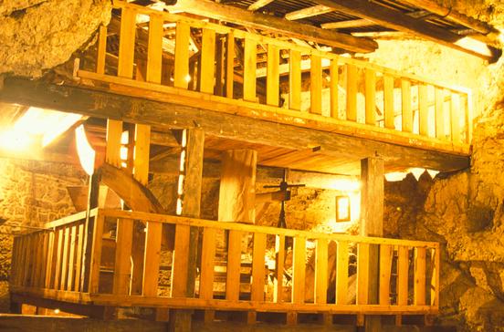 Moulins Souterrains du Col-des-Roches Moulins Souterrains du Col-des-Roches