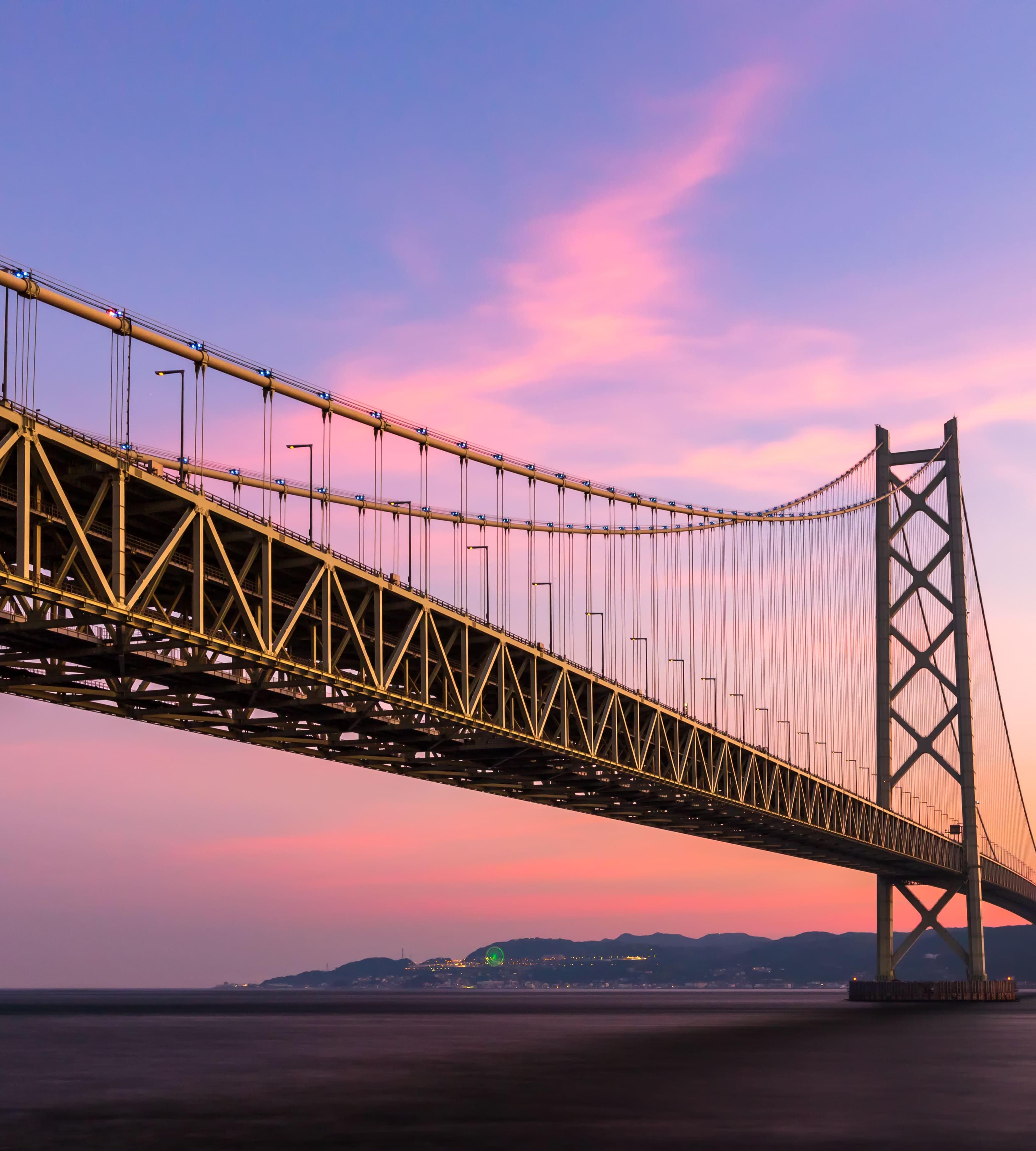 Blick auf die Akashi-Kaikyo-Hängebrücke