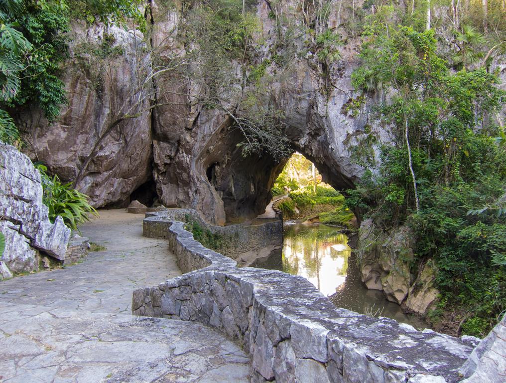 Cueva de los Portales