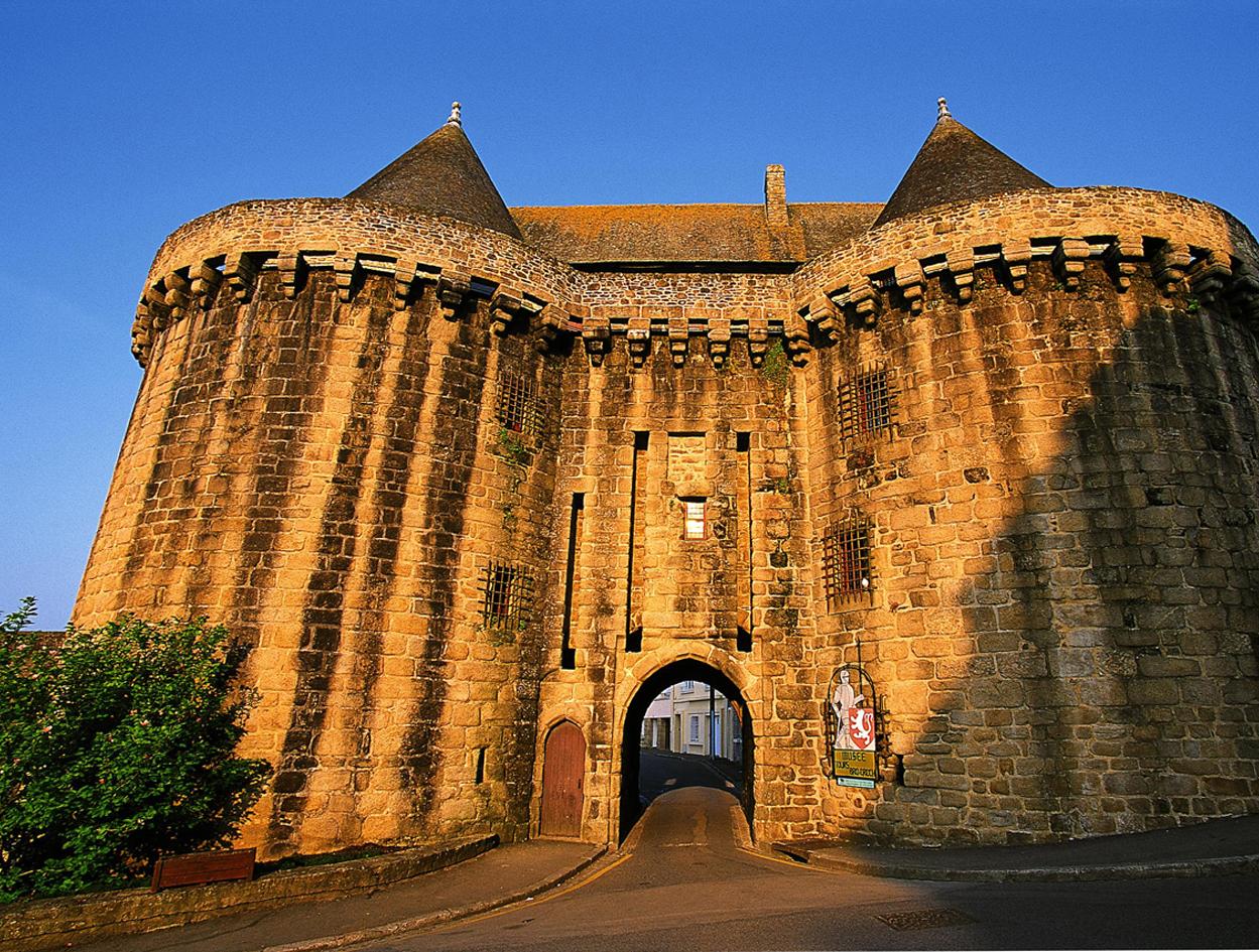 Château de Locguénolé