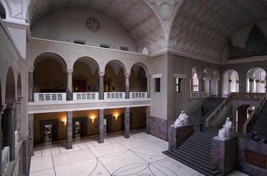 Ludwig-Maximilians-Universität Ludwig-Maximilians-Universität