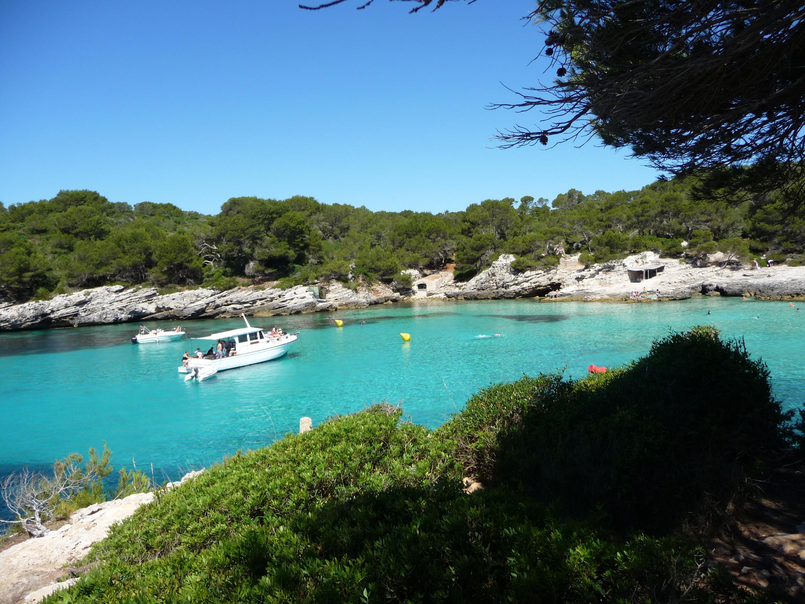 Versteckte Badebucht auf Menorca