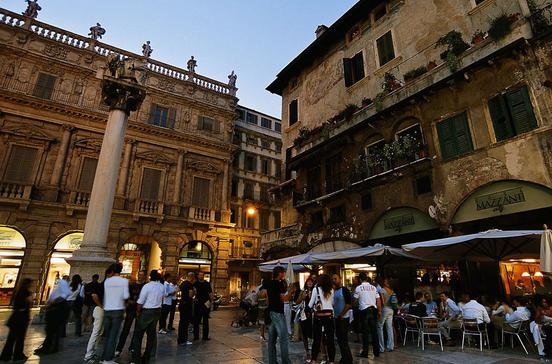 Piazza delle Erbe Piazza delle Erbe