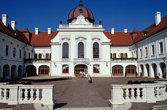 Gödöllői Királyi kastély Gödöllői Királyi kastély