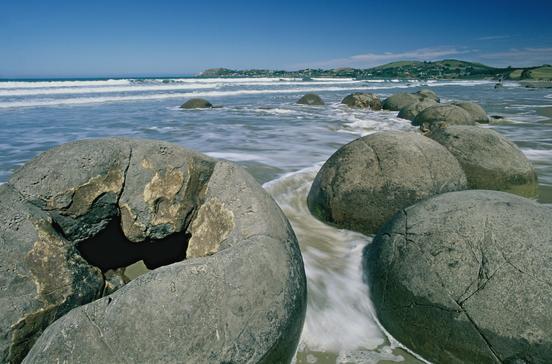 Moeraki Boulders Moeraki Boulders