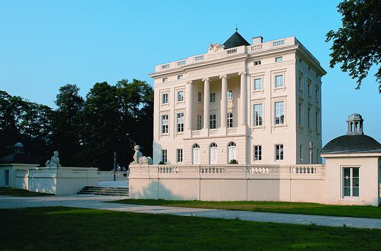 Schloss Monaise Schloss Monaise