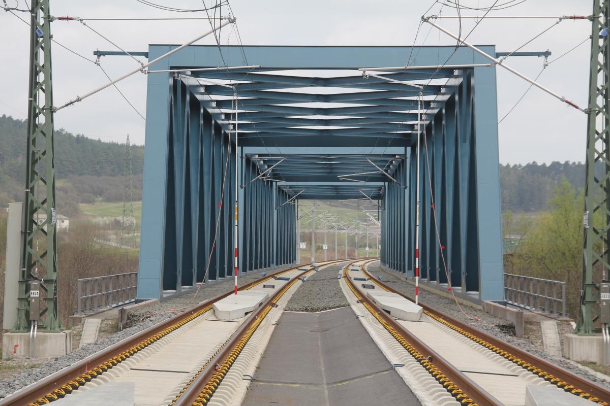 Die Jüngste: Wipfratalbrücke auf der Strecke Erfurt - Ebensfeld