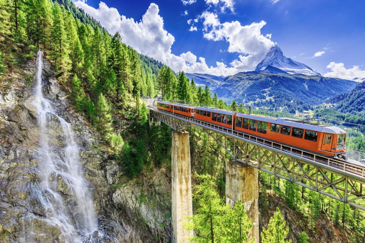 Länder mit den meisten Nachbarn, Platz 9: Schweiz, Spanien, Kenia 