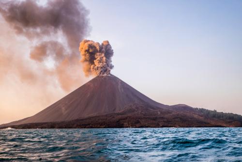 Nummer 2: Anak Krakatau, Indonesien