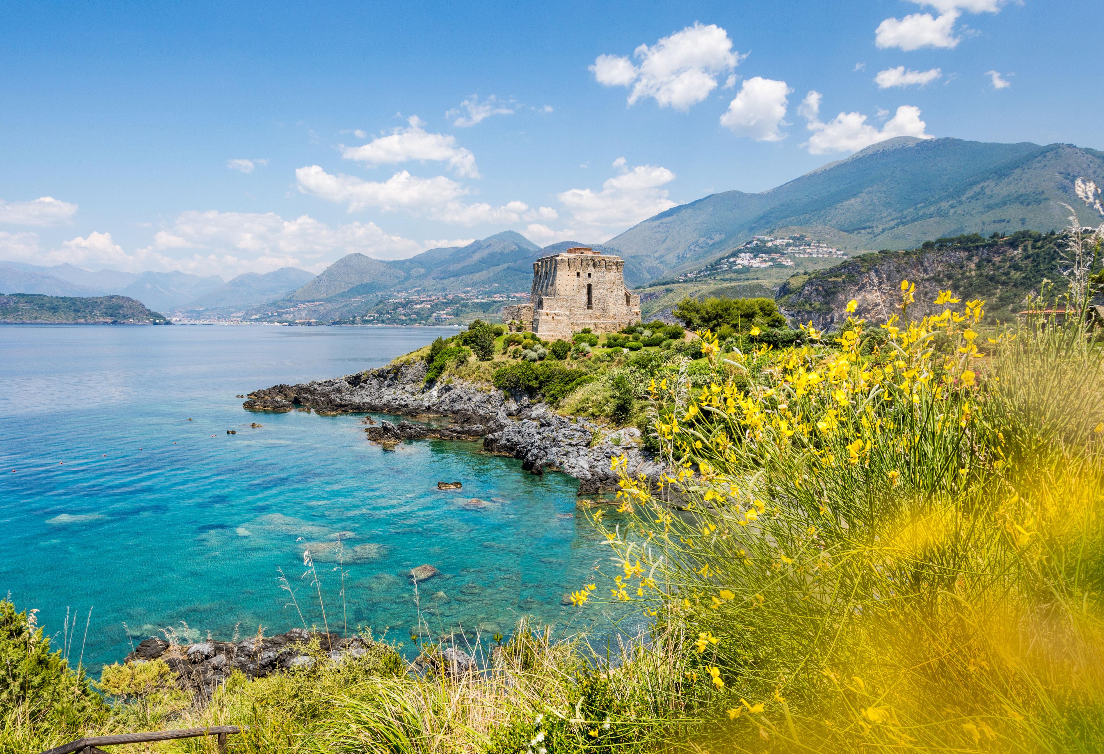 Die Küste der Basilikata im Frühling
