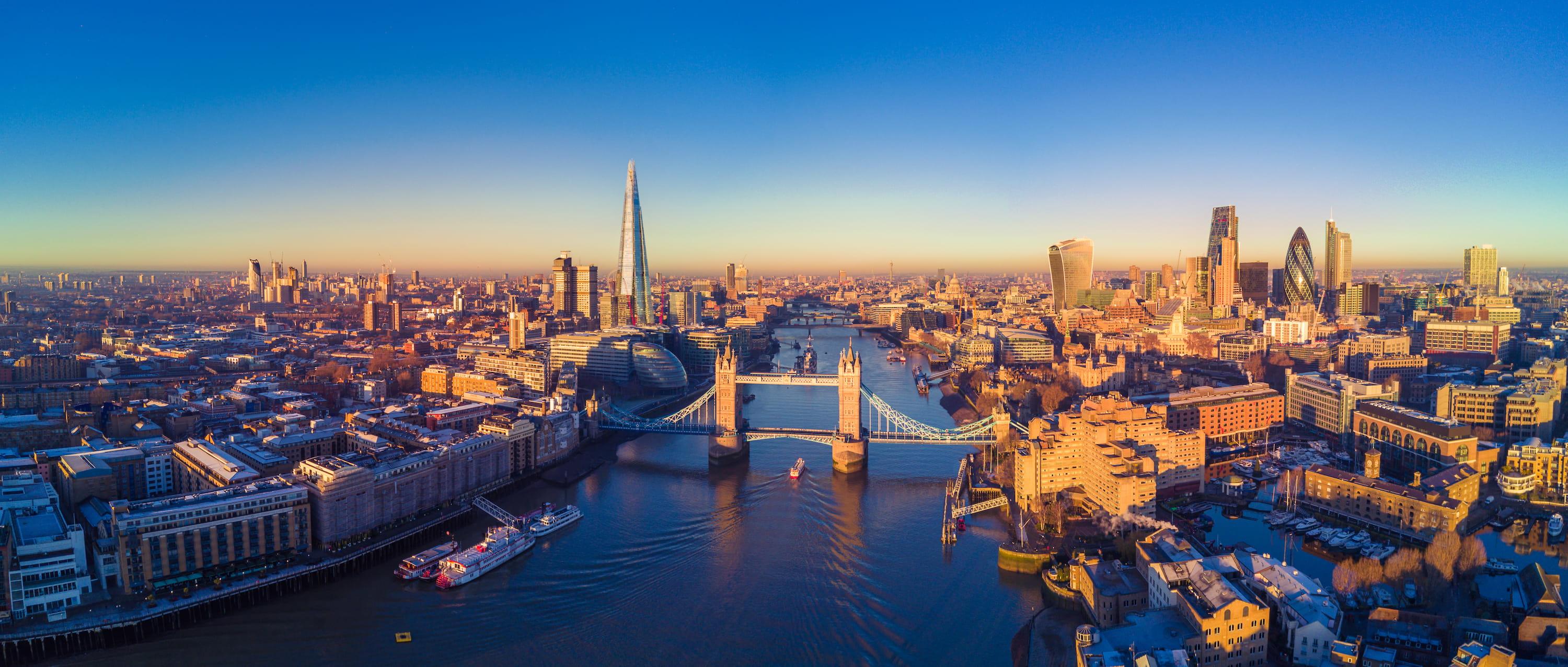 Panoramasicht auf die Stadt London und die Themse