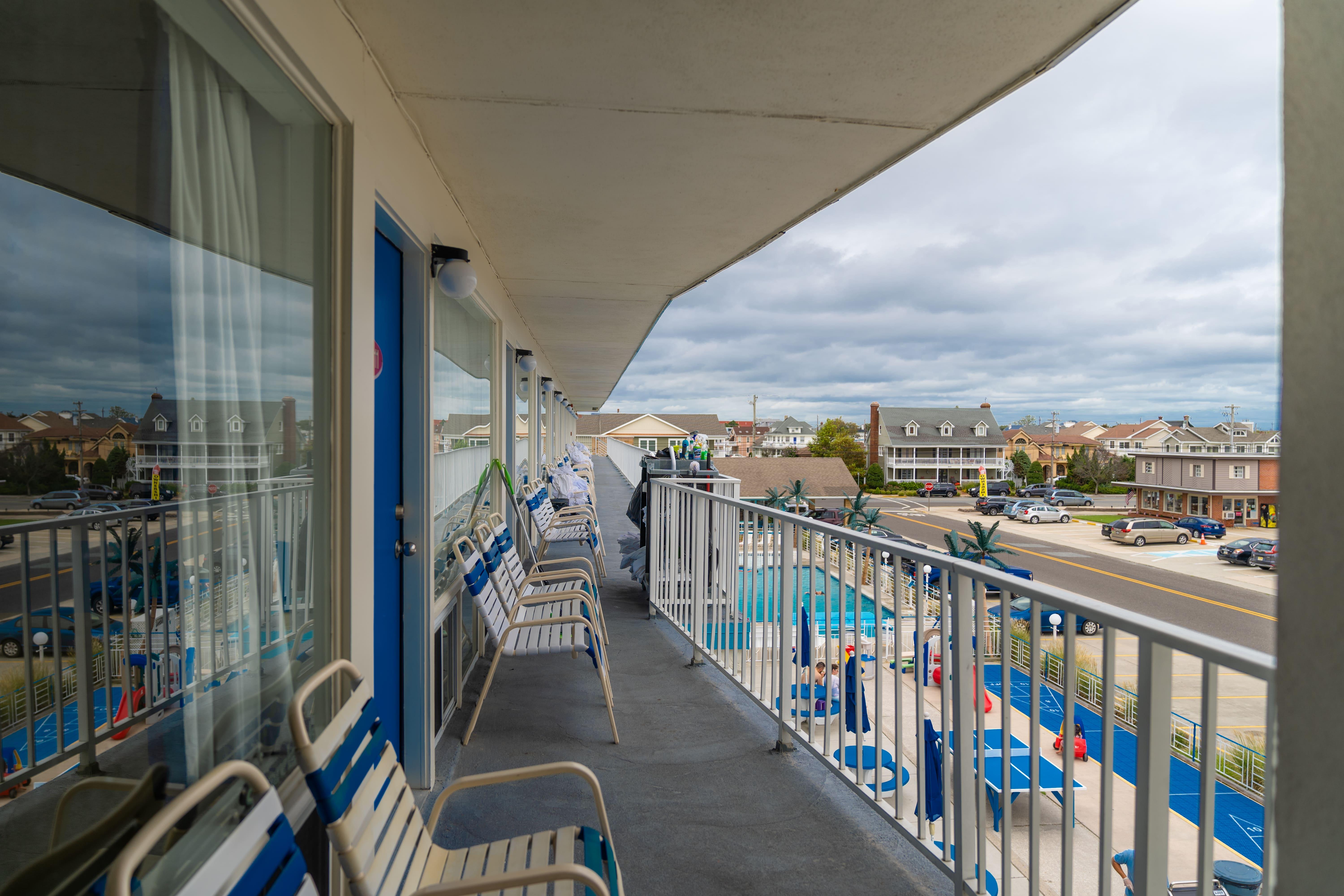 Terrasse eines Motels