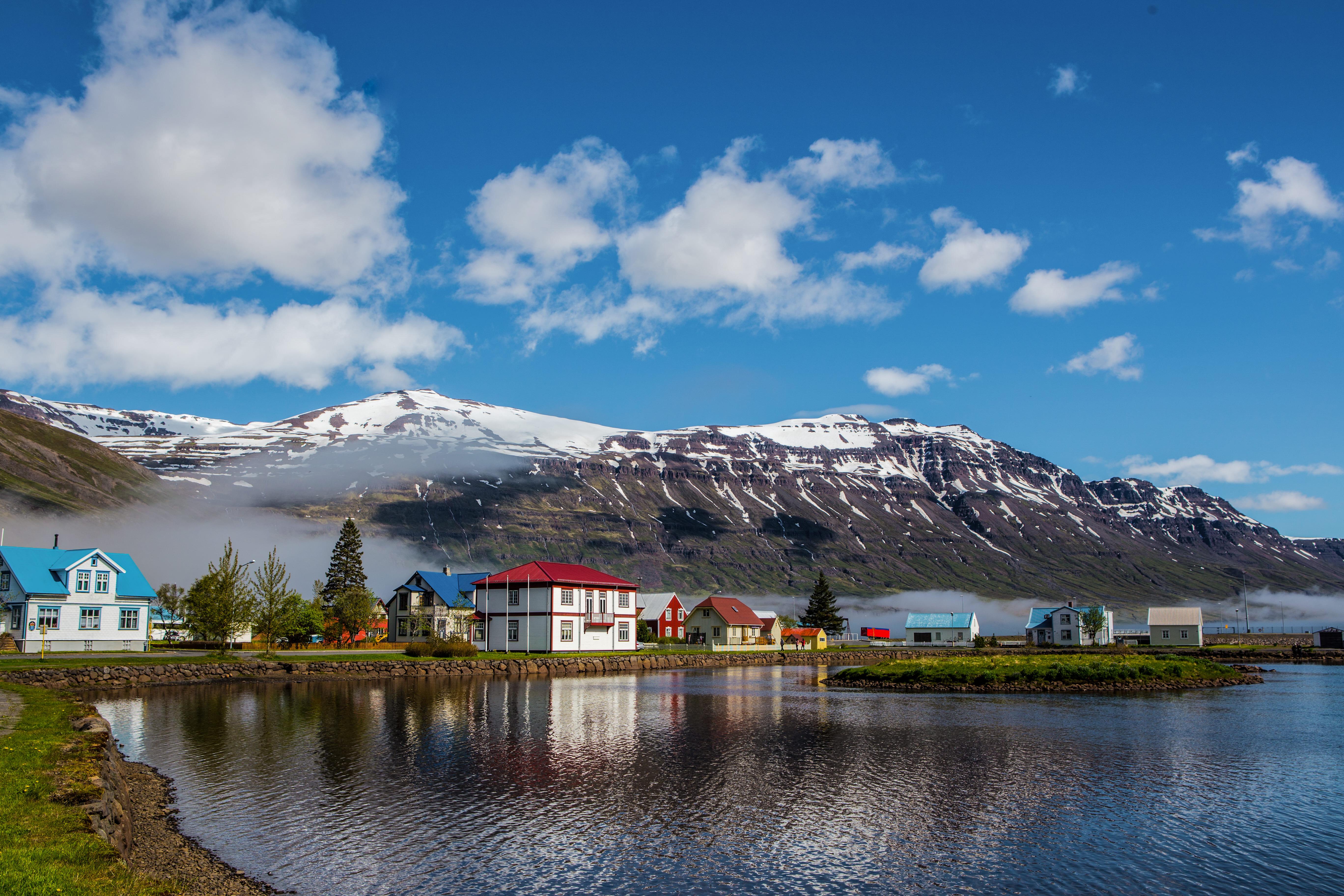 shutterstock_1809552487 (1).jpg